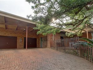 4 Bed House in Constantia Park