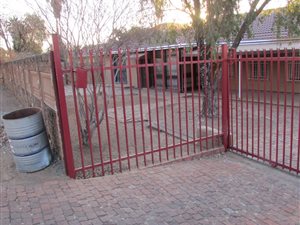3 Bed House in Kwaggasrand