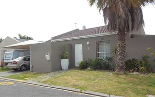 2 Bedroom House in West Beach