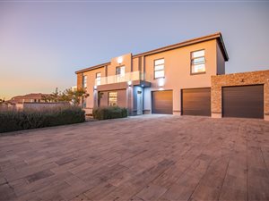 4 Bed House in The Ridge Estate