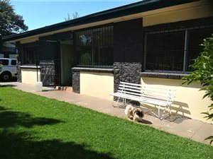 8 Bed House in Discovery
