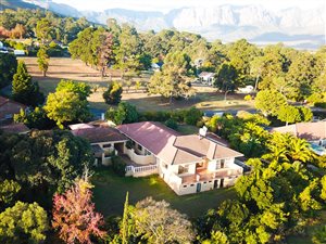 4 Bed House in Helderrand