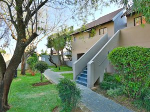 3 Bed Apartment in Radiokop