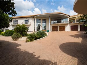 7 Bed House in Waterkloof Heights