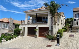 4 Bedroom House in Whale Rock Heights