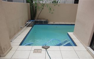 2 Bedroom Cluster in Benmore Gardens