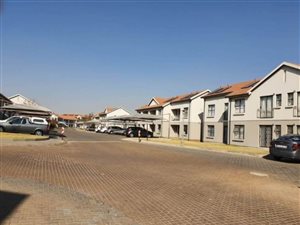 2 Bed Apartment in Lakefield