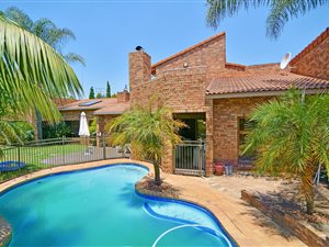 5 Bed House in Kyalami Estate