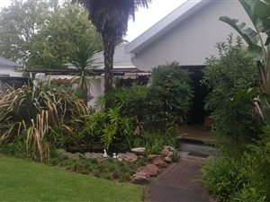 4 Bed House in Queenstown Central