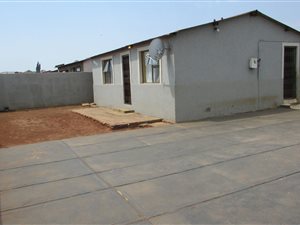 2 Bed House in Dobsonville