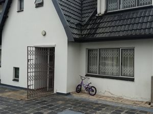 4 Bed House in Shallcross