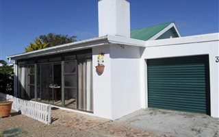 3 Bedroom House in Sandbaai