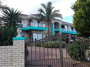 4 Bed House in Outeniqua Strand