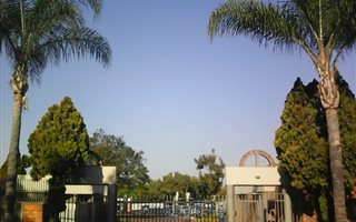2 Bedroom Townhouse in Doornpoort and surrounds