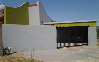 2 Bedroom House in Olievenhoutbosch