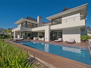 4 Bed House in Pearl Valley