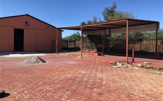 700 m² Industrial space in Boltonia
