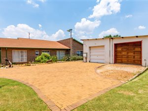 2 ha Farm in Middelvlei