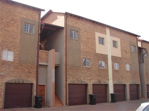 2 Bedroom Townhouse in Silver Lakes