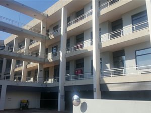 114 m² Commercial space in Somerset Park