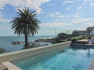 2 Bed Apartment in Camps Bay