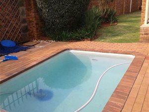4 Bed House in Sunward Park