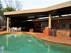 5 Bed House in Panorama