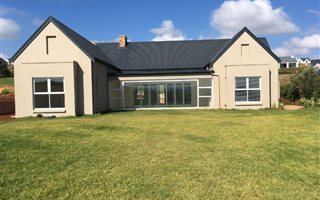 5 Bedroom House in Hilton