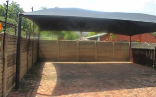 2 Bedroom Townhouse in Rietfontein