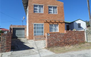 3 Bedroom House in Newton Park