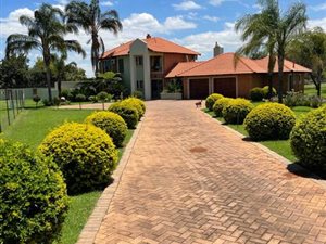 Farm in Roodepoort Central
