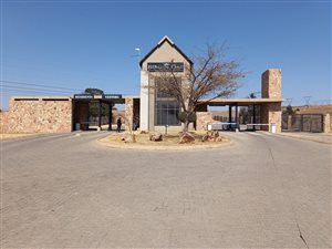 704 m² Land available in Berg en Dal