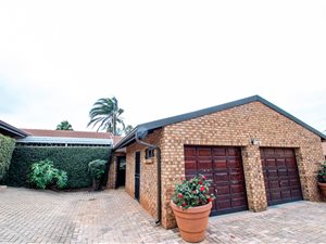 3 Bed Townhouse in Val de Grace
