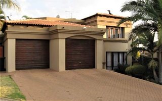 4 Bedroom Cluster in Faerie Glen