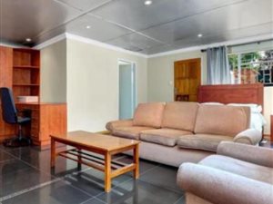 1 Bed Garden Cottage in Roosevelt Park