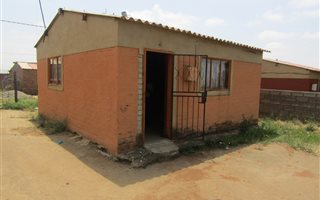 1 Bedroom House in Duduza