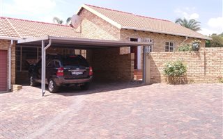 3 Bedroom Simplex in Wilgeheuwel
