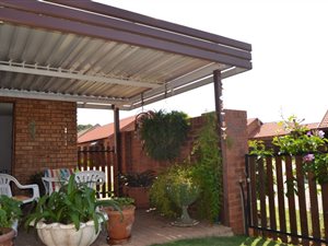 3 Bed Townhouse in Willow Park Manor