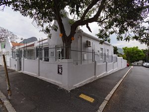 4 Bed House in Oranjezicht