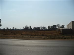 4047 m² Land available in Highbury