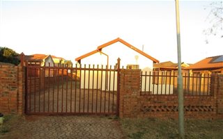 2 Bedroom House in Philip Nel Park