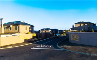 3 Bedroom Duplex in Langeberg Ridge