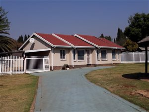 3 Bed House in Sunward Park