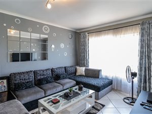 3 Bed Apartment in Athlone Park