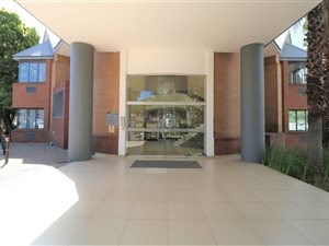 707 m² Office Space in Weltevreden Park
