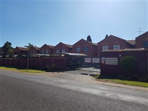 3 Bed Apartment in Wierda Park