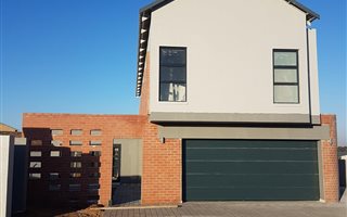 3 Bedroom House in Midstream Meadows