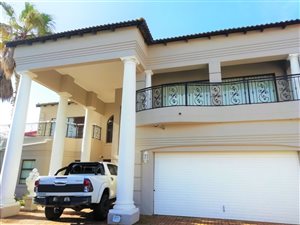 4 Bed House in West Beach