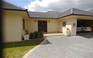 5 Bedroom House in Rondebosch East