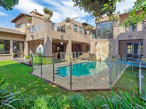 5 Bed House in Fourways Gardens